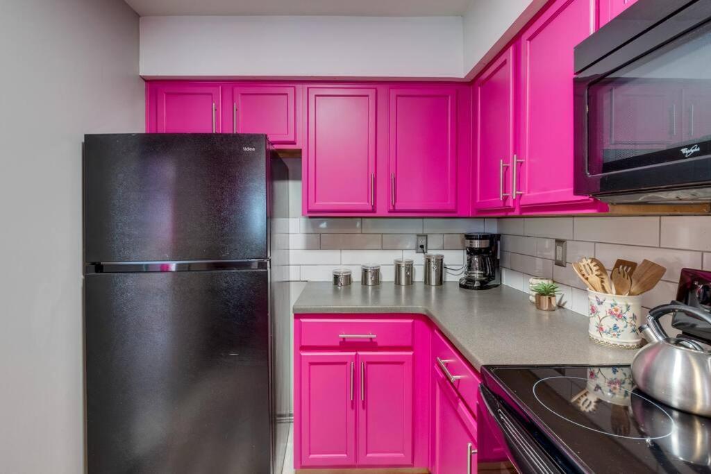 Vibrant Riverfront 2bd With A Pool Apartment Nashville