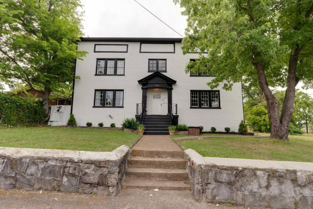 Southern Charmer Close To Broadway Sleeps 8 Apartment *