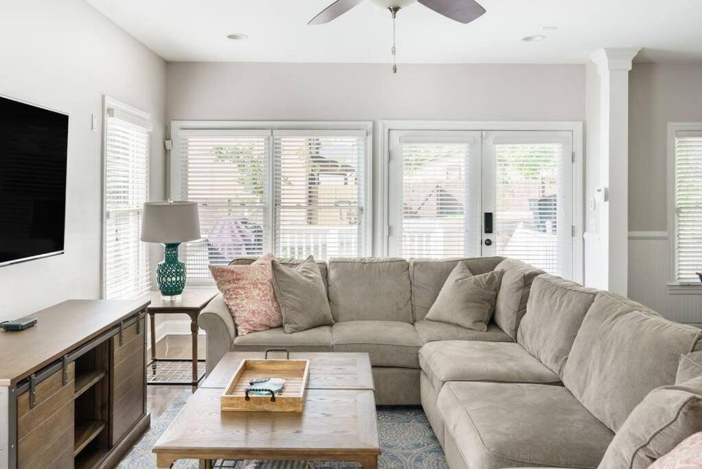 Holiday home Southern Charm Downtown, Walk To Farmers Market & Nashville
