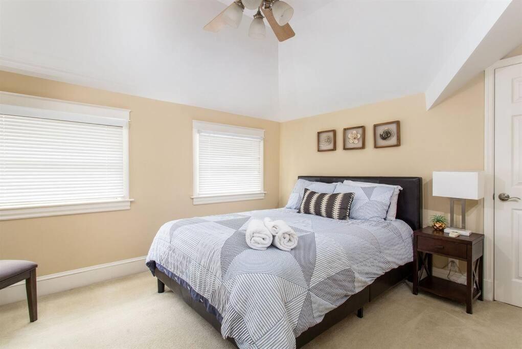 Holiday home Prime Location In 12south, Walkable To Shopping & Dining Nashville