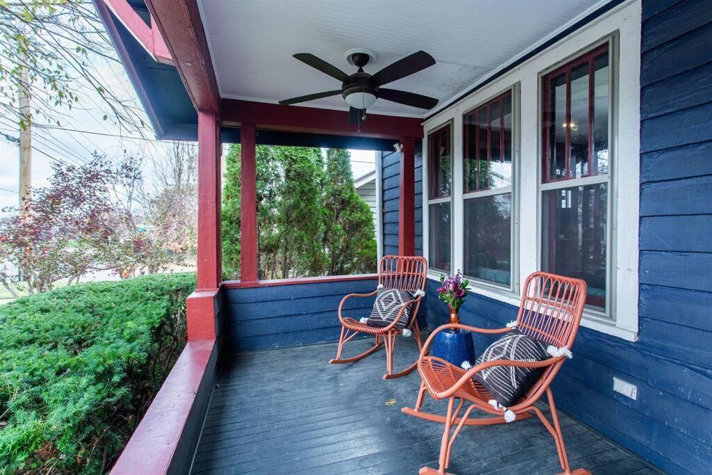 Minutes To Downtown, Walkable To Shopping & Dining *