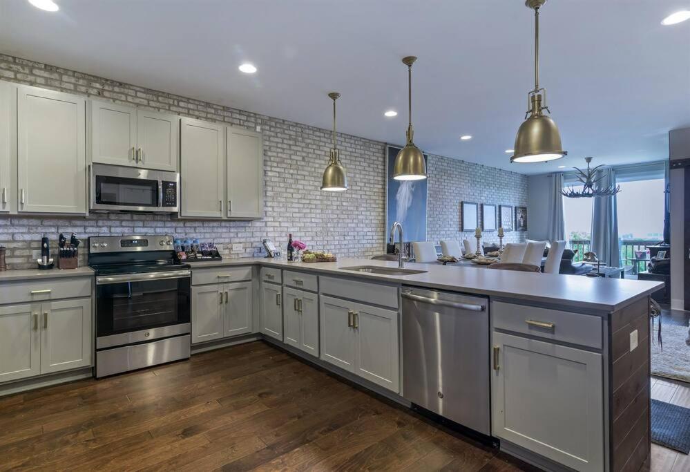 Holiday home Skyline Views, 5min To Broadway *