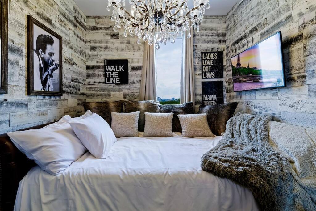 Skyline Views, 5min To Broadway Nashville