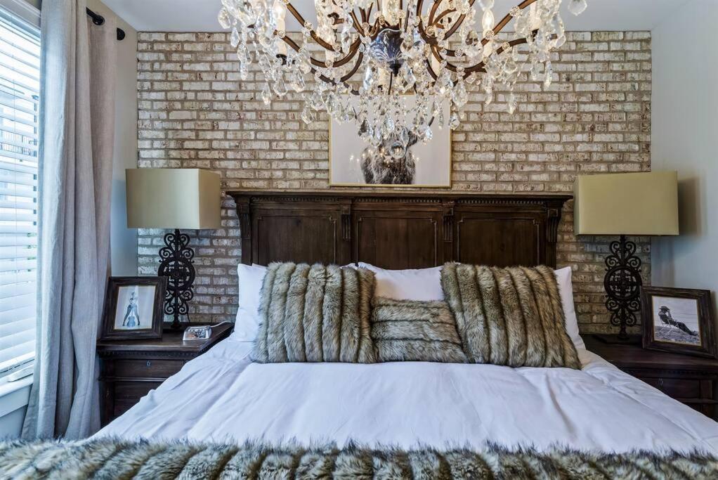 Skyline Views, 5min To Broadway *