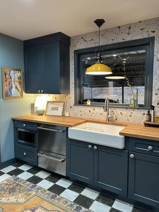 Holiday home Hot Tub, Ev, Minutes To Opry, Airport & Broadway