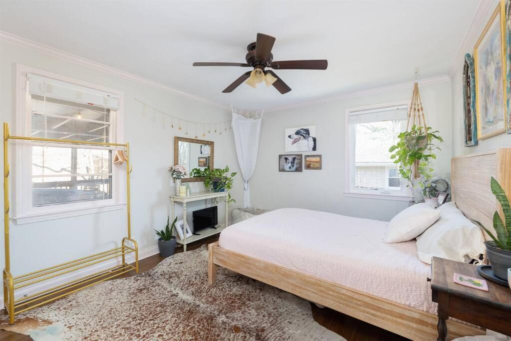 Holiday home Hot Tub, Ev, Minutes To Opry, Airport & Broadway