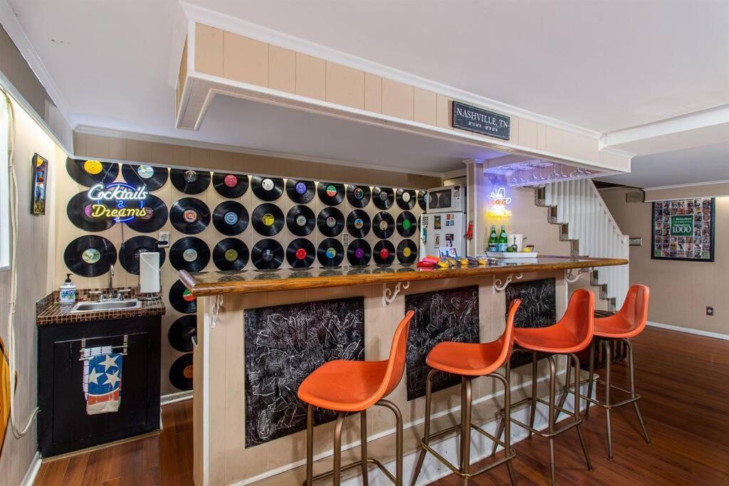 Holiday home Honky Tonk Bar, Minutes To Airport & Broadway Nashville