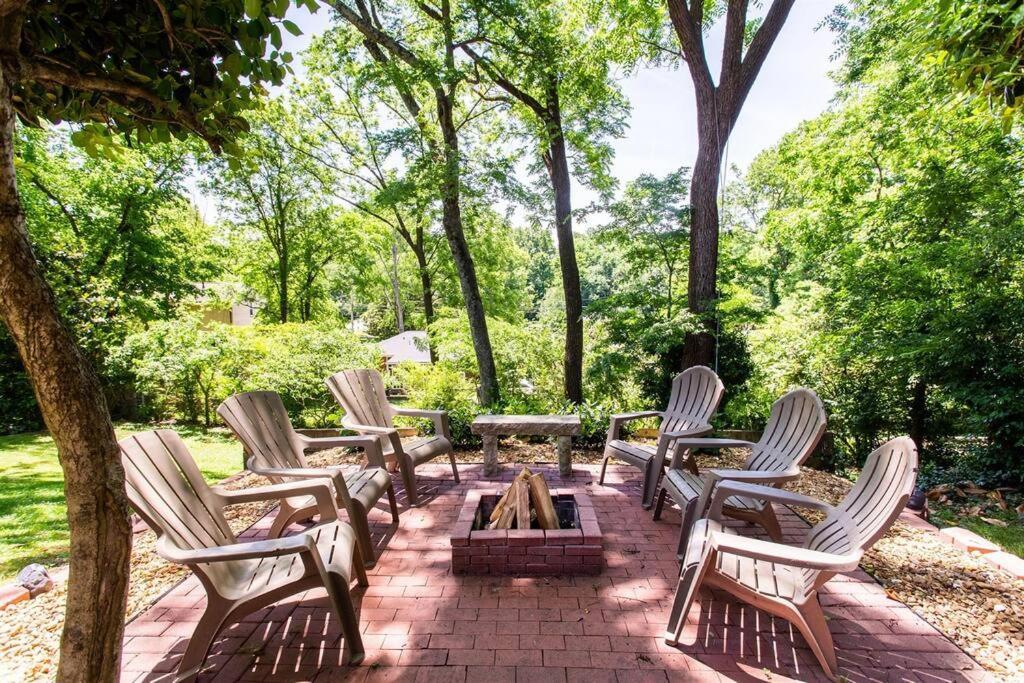 Holiday home Honky Tonk Bar, Minutes To Airport & Broadway *