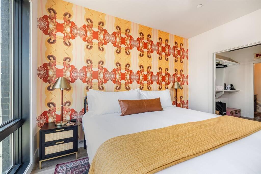 Apartment 2 Side By Side Units, The Honky Tonk Party Pads, Parking Gym Pool *