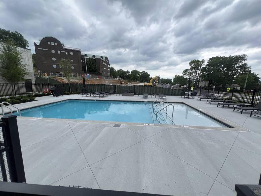 Downtown Midtown Vanderbilt, Honky Tonk Party Pad 2, Parking Gym Pool Apartment *