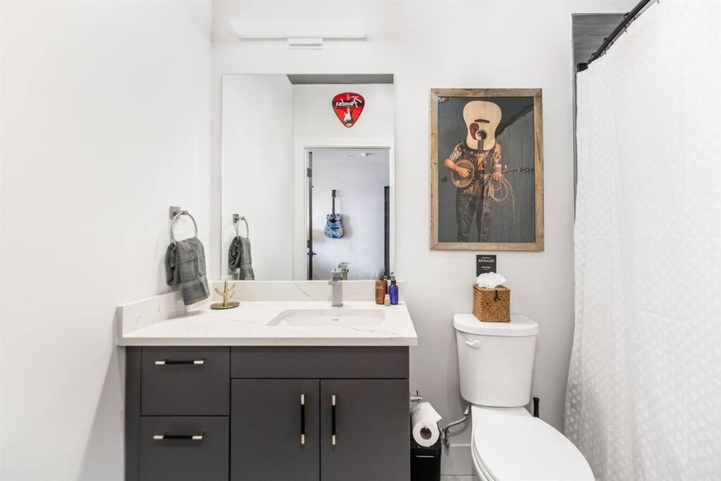 Downtown Midtown Vanderbilt, Honky Tonk Party Pad 1, Parking Gym Pool Nashville