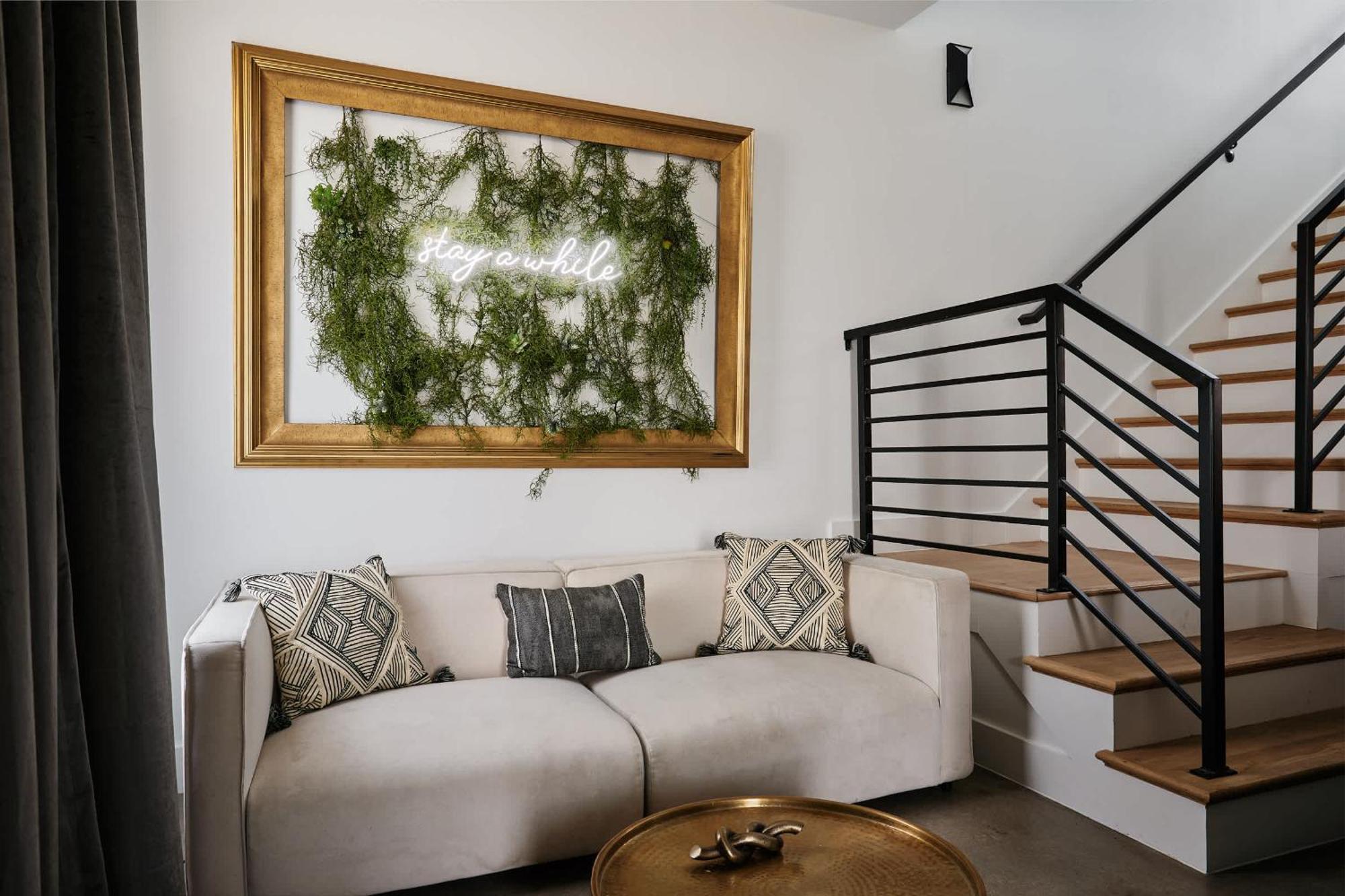 Holiday home Getaway In Luxury For 20--2 Miles To Broadway!