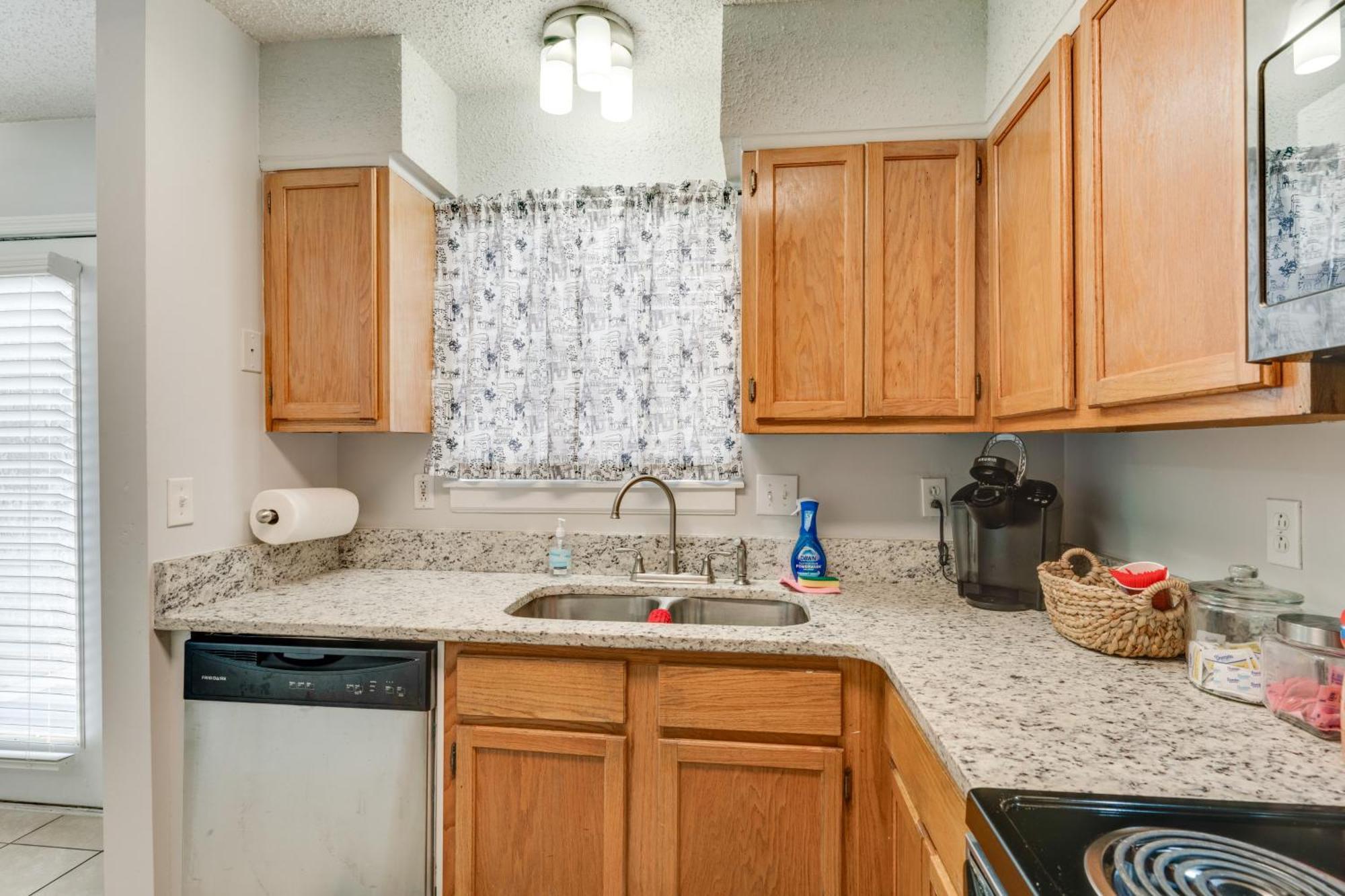 Apartment 2 Bdr With Free Parking! 2m To Broadway! Nashville