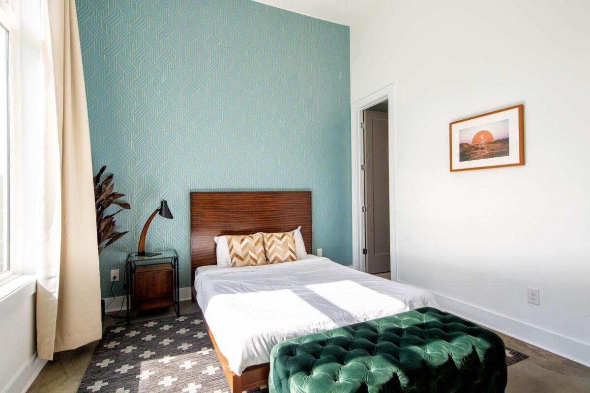 Holiday home 2 Lux Homes Huge Rooftop 2mi To Dt Sleeps 24 *