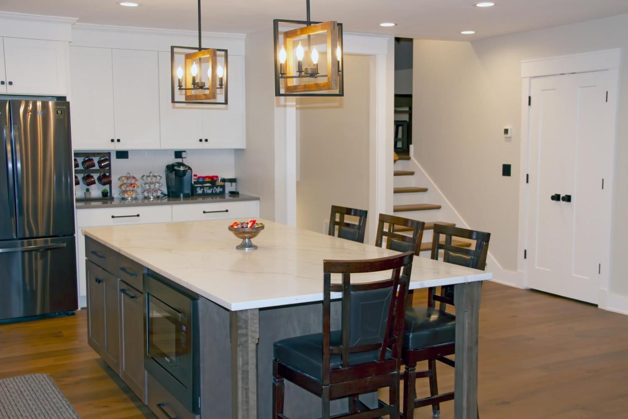 8 Minutes To Downtown! Holiday home *