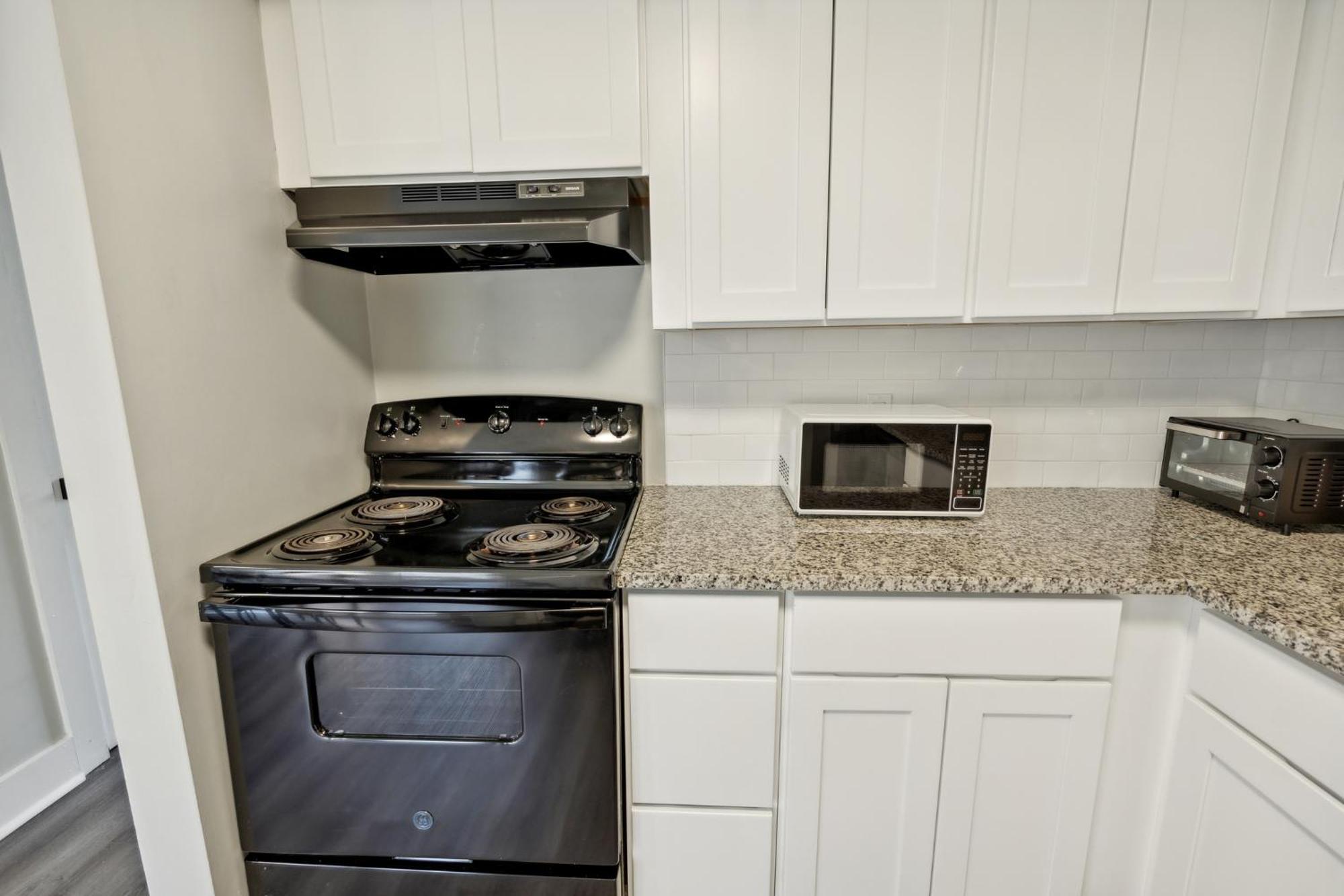Apartment Brentwood N9 I Cozy & Comfy I 2bd I Free Parking *