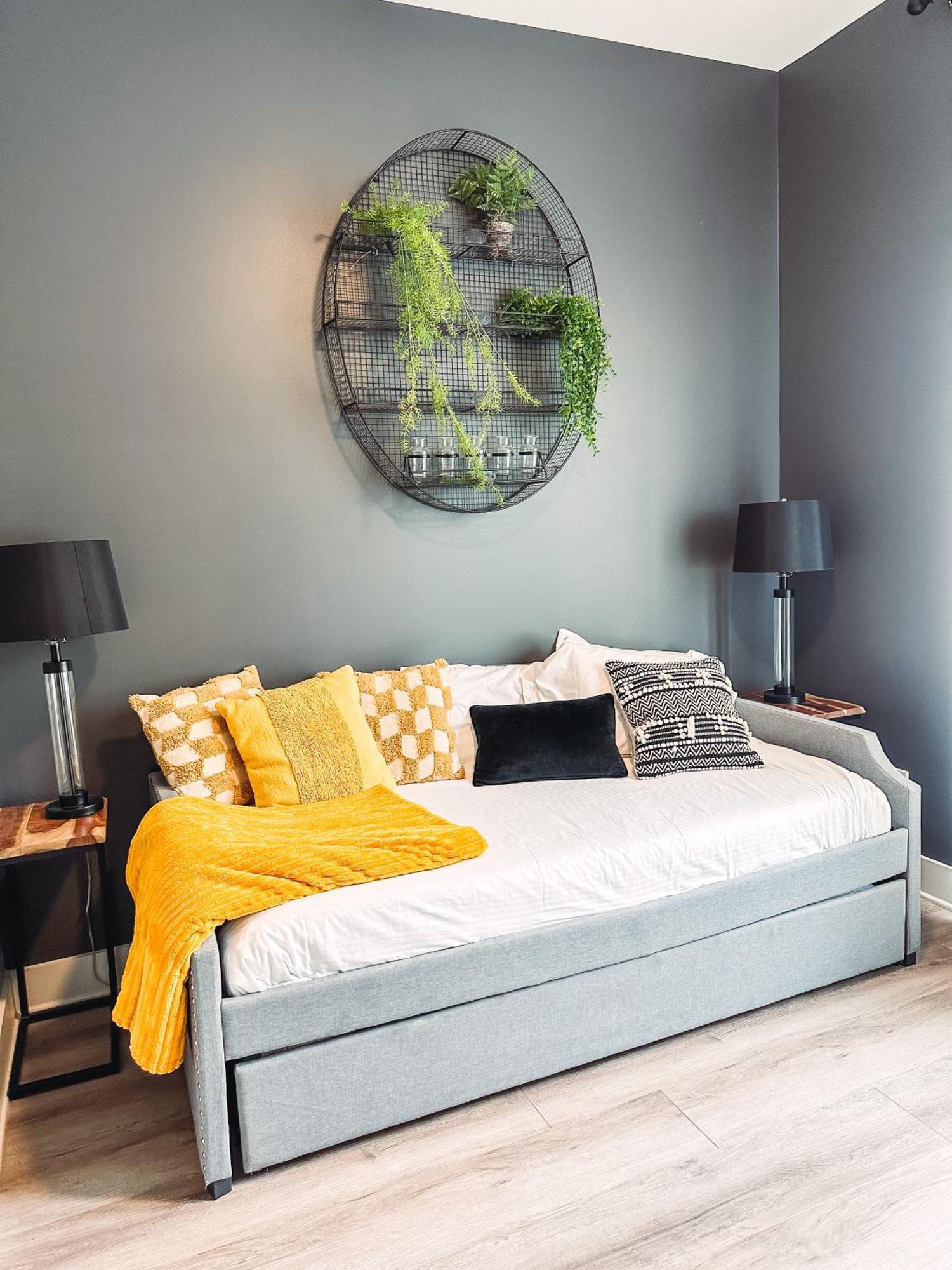 The Swift House - 13 Bed Townhome In East Nash! *