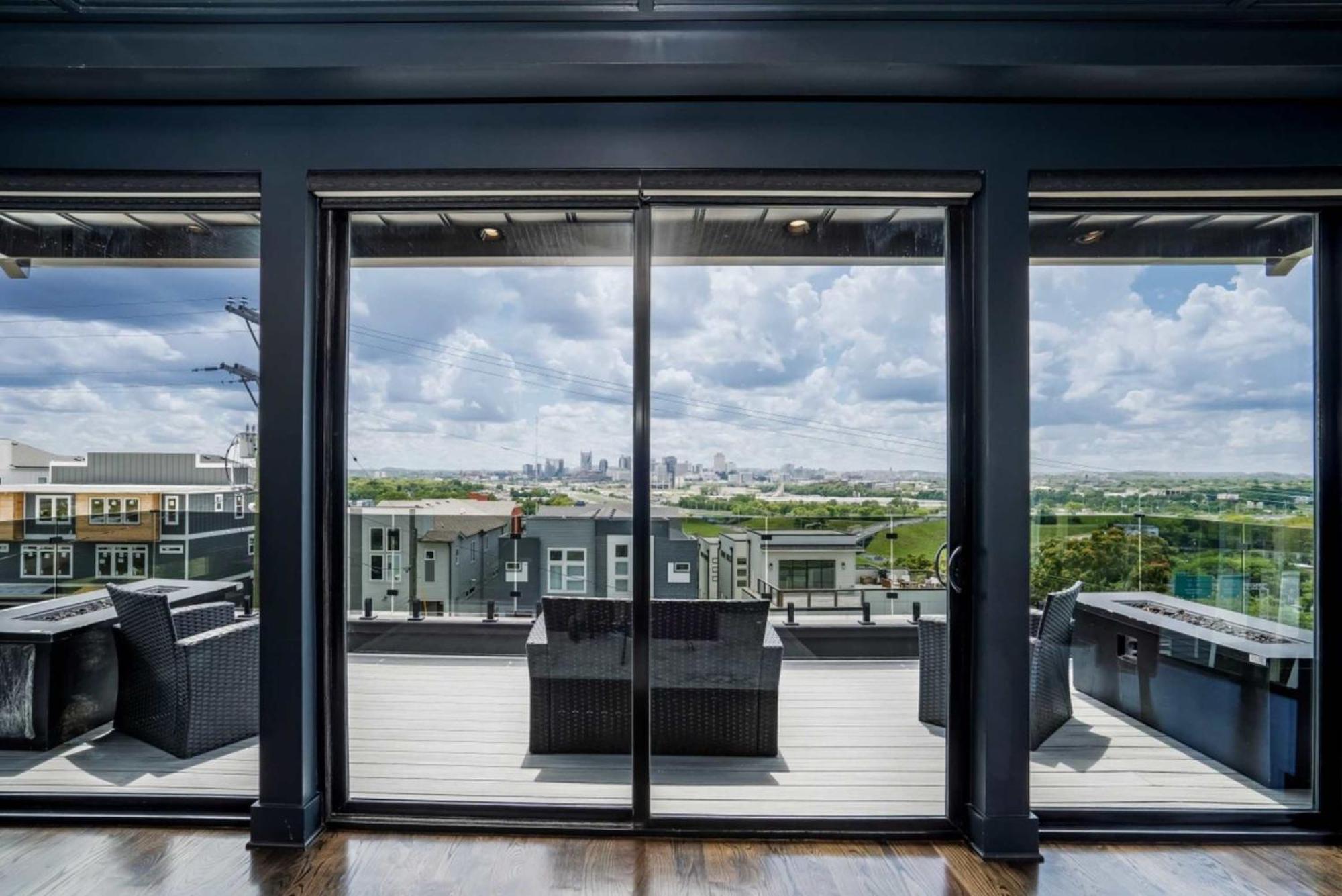 Mcbee Mansion - Avant Garde Mansion With Dt Views *
