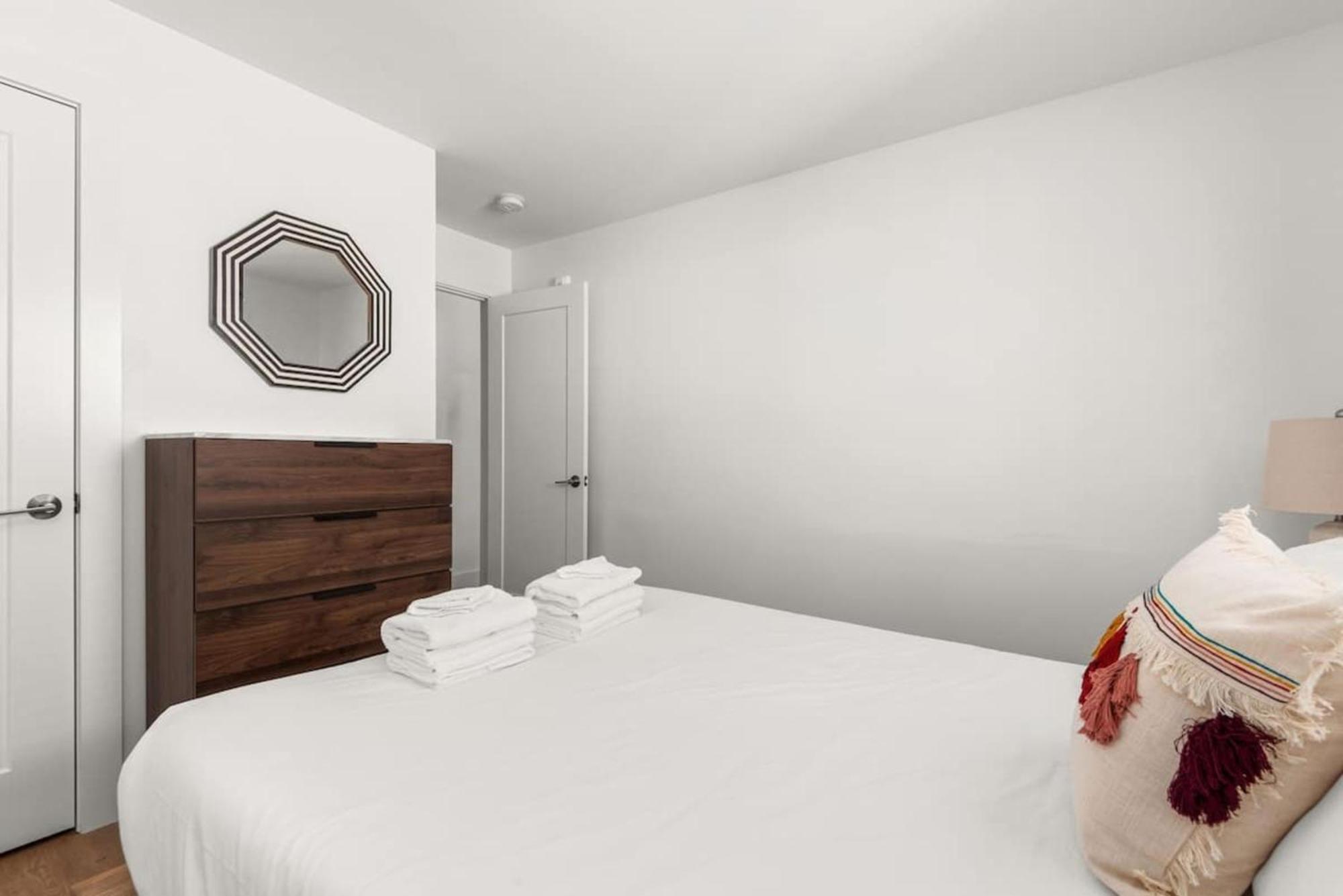 Explore From Your Stylish Unit Unit 3b Apts Apartment *
