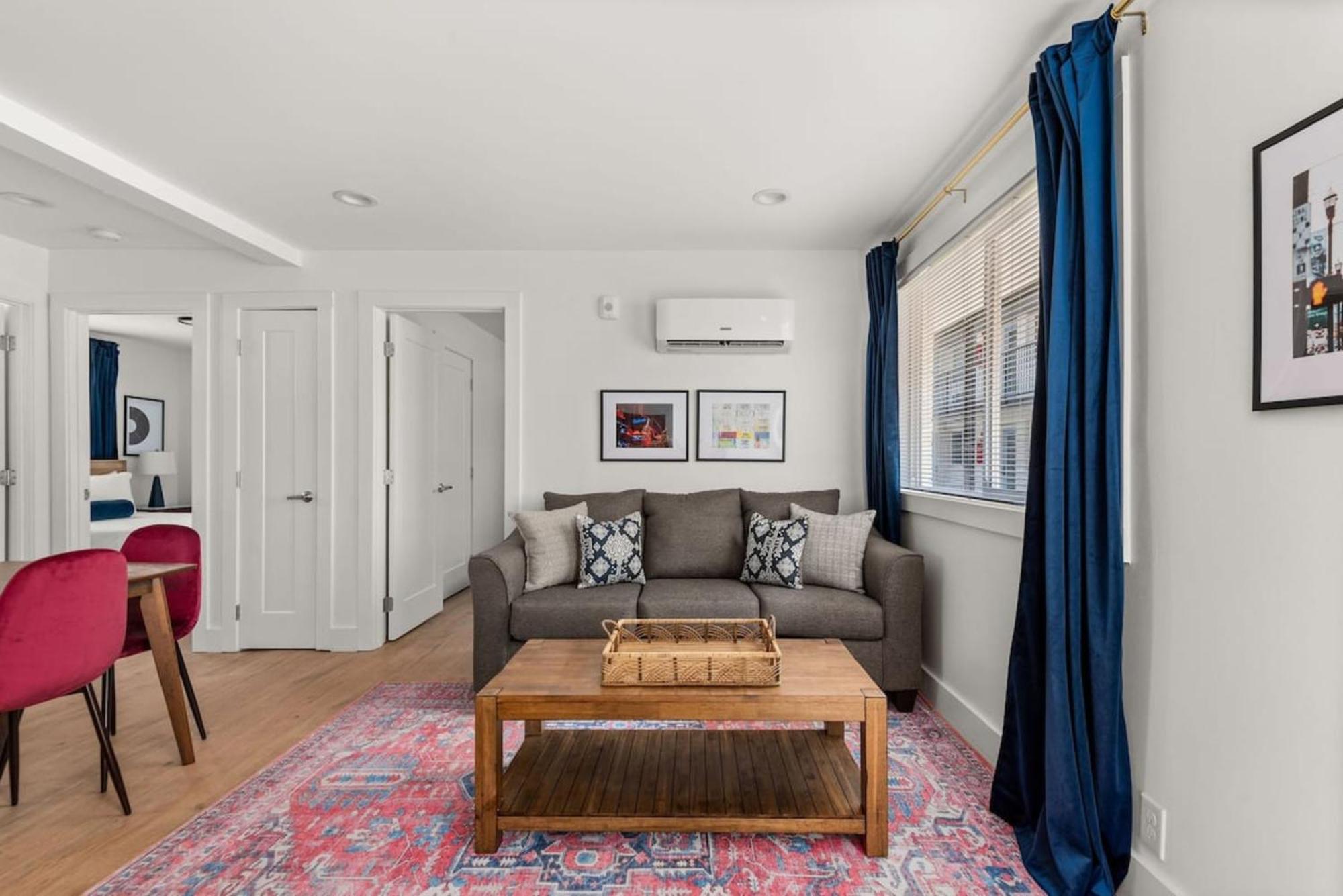 Explore From Your Stylish Unit Unit 3b Apts Apartment Nashville