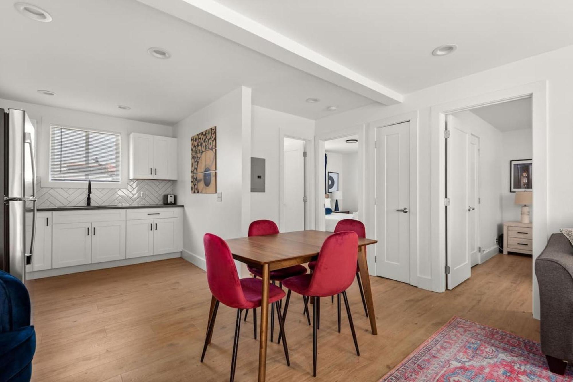 Explore From Your Stylish Unit Unit 3b Apts Apartment Nashville