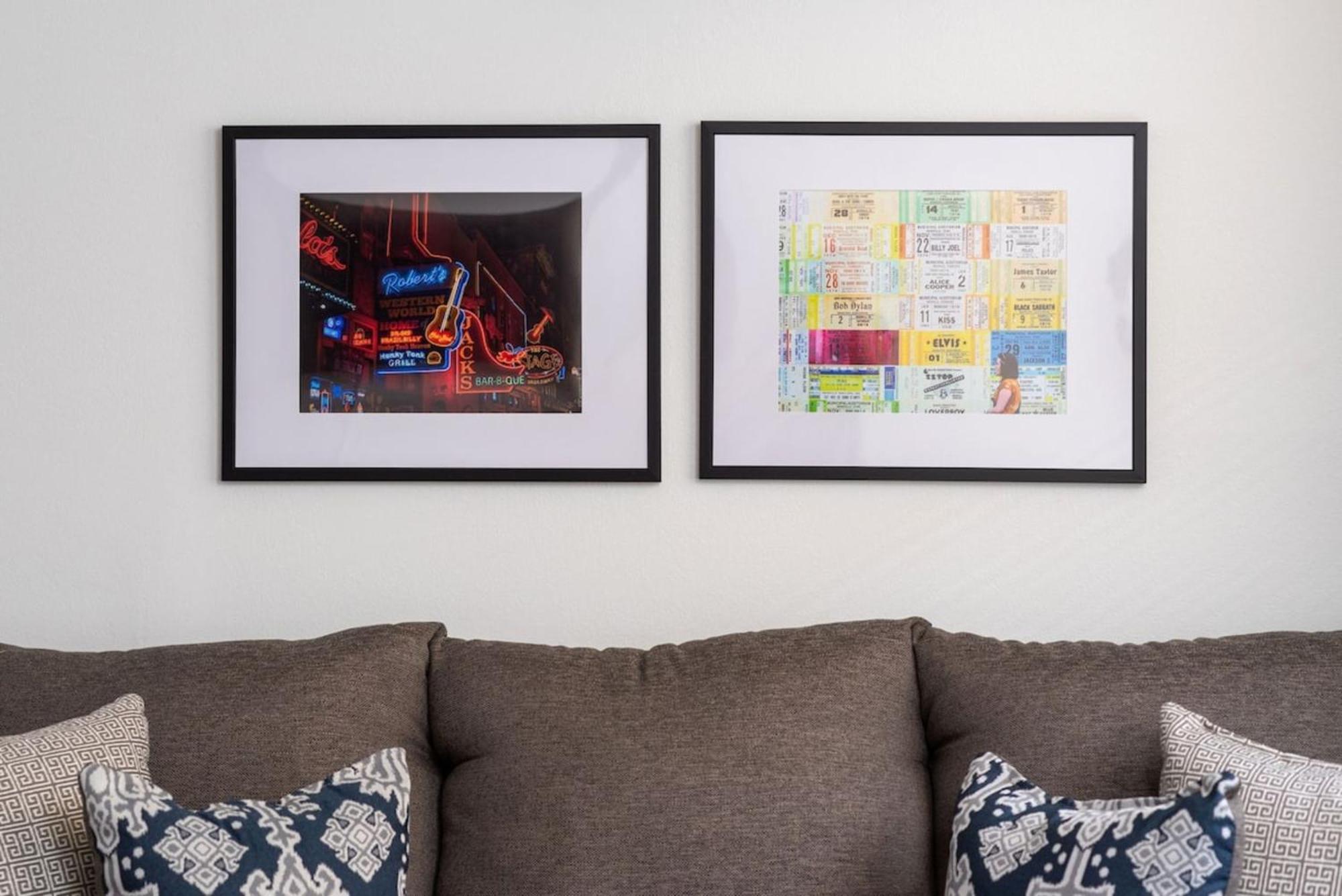 Modern Comforts Near Unit 4b Apts *