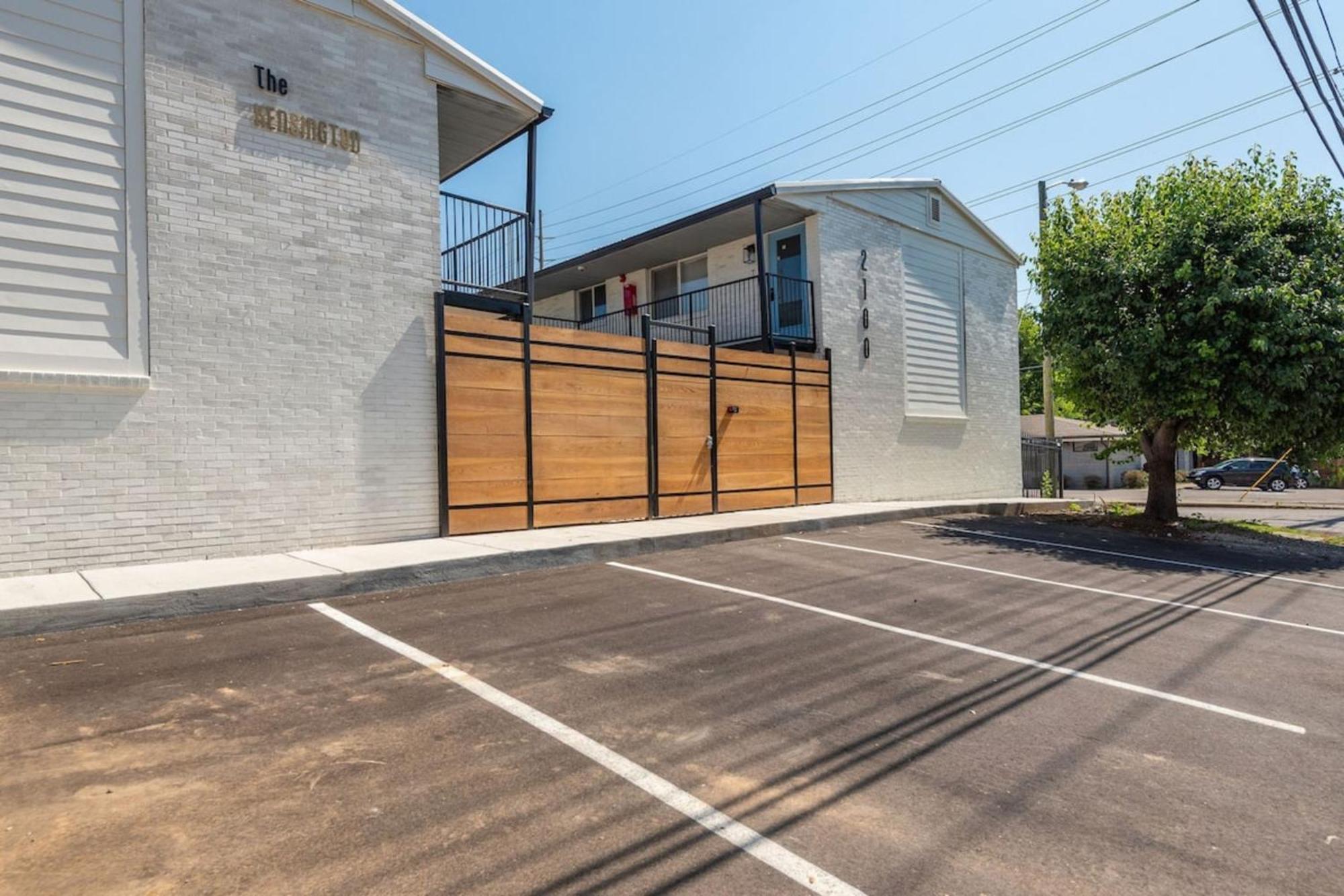 Modern Unit In Area Unit 10b Apts Apartment Nashville