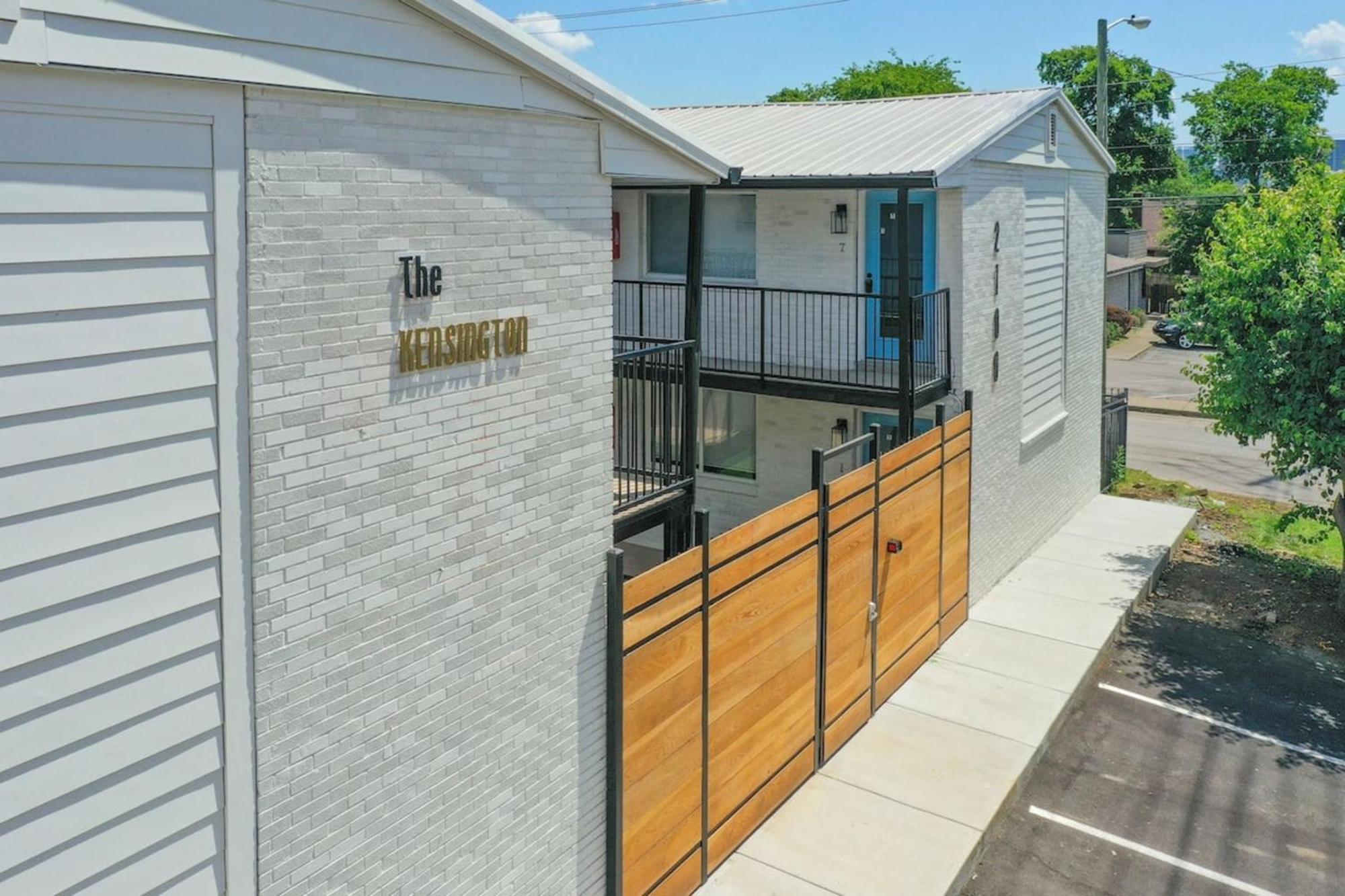 Apartment Modern Unit In Area Unit 10b Apts *