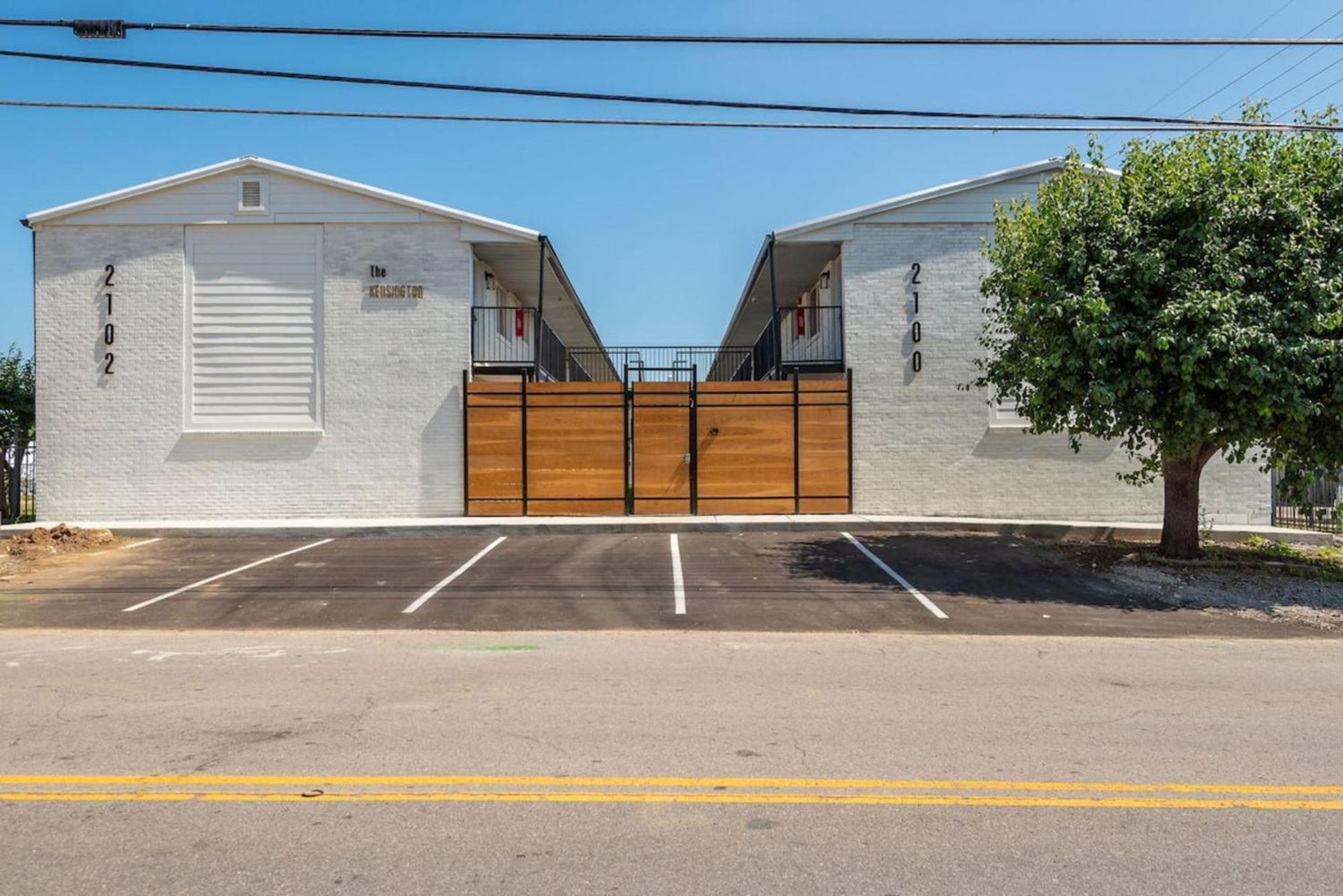 Modern Unit In Area Unit 10b Apts Nashville