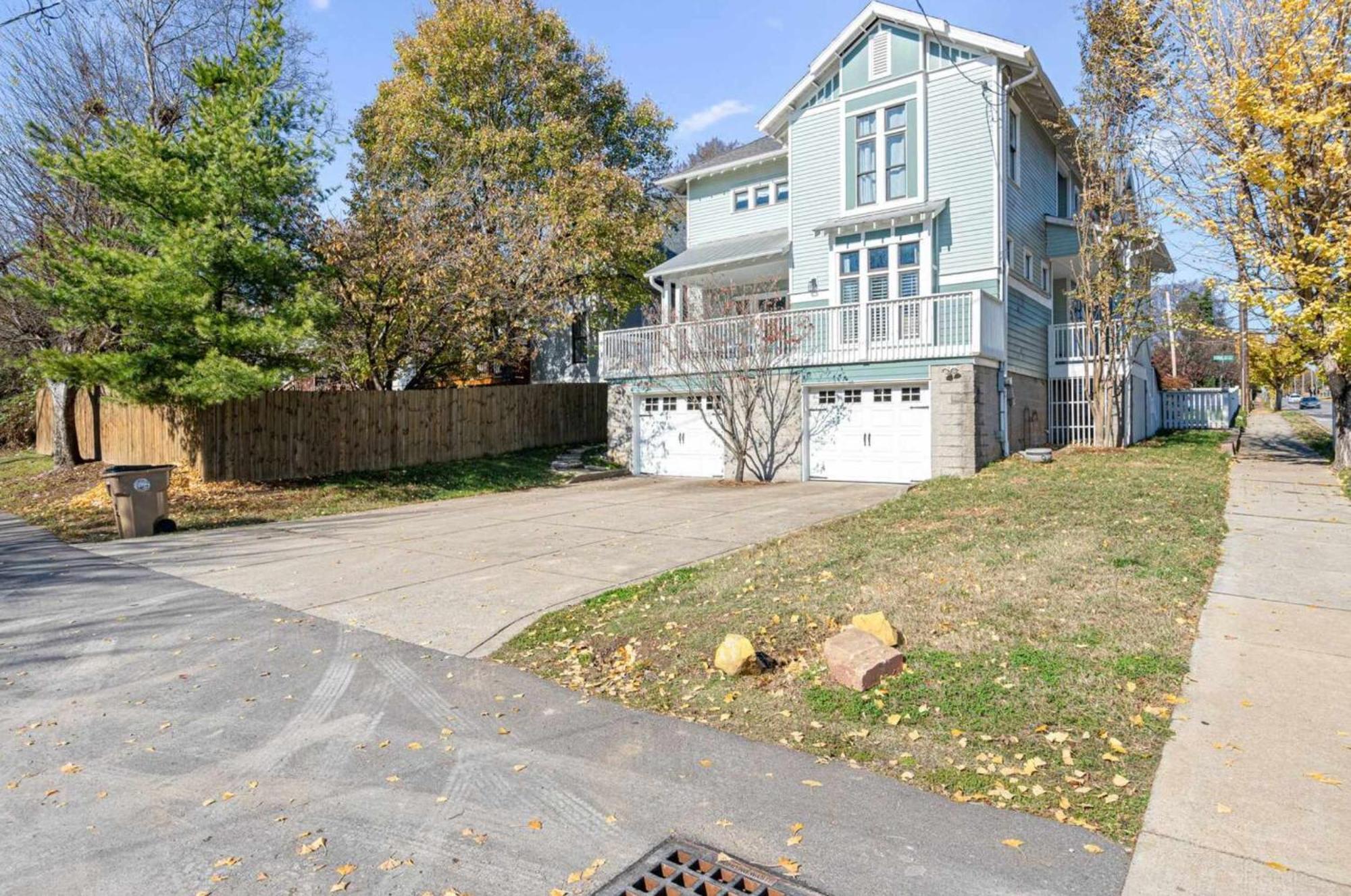 Holiday home The Lockeland-modern & Airy Escape, Walk To It Nashville