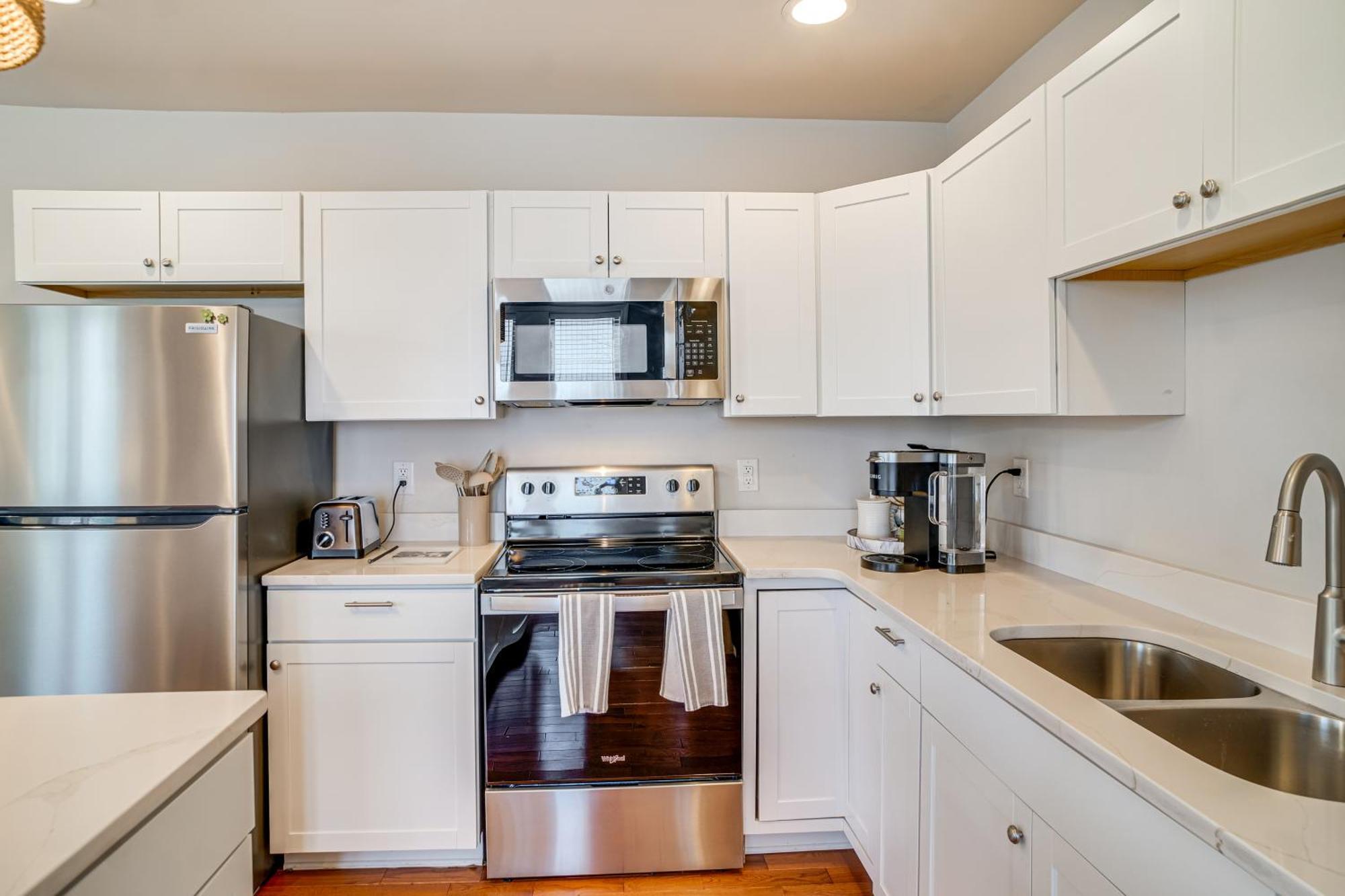 Walk To Five Points East With Yard! *