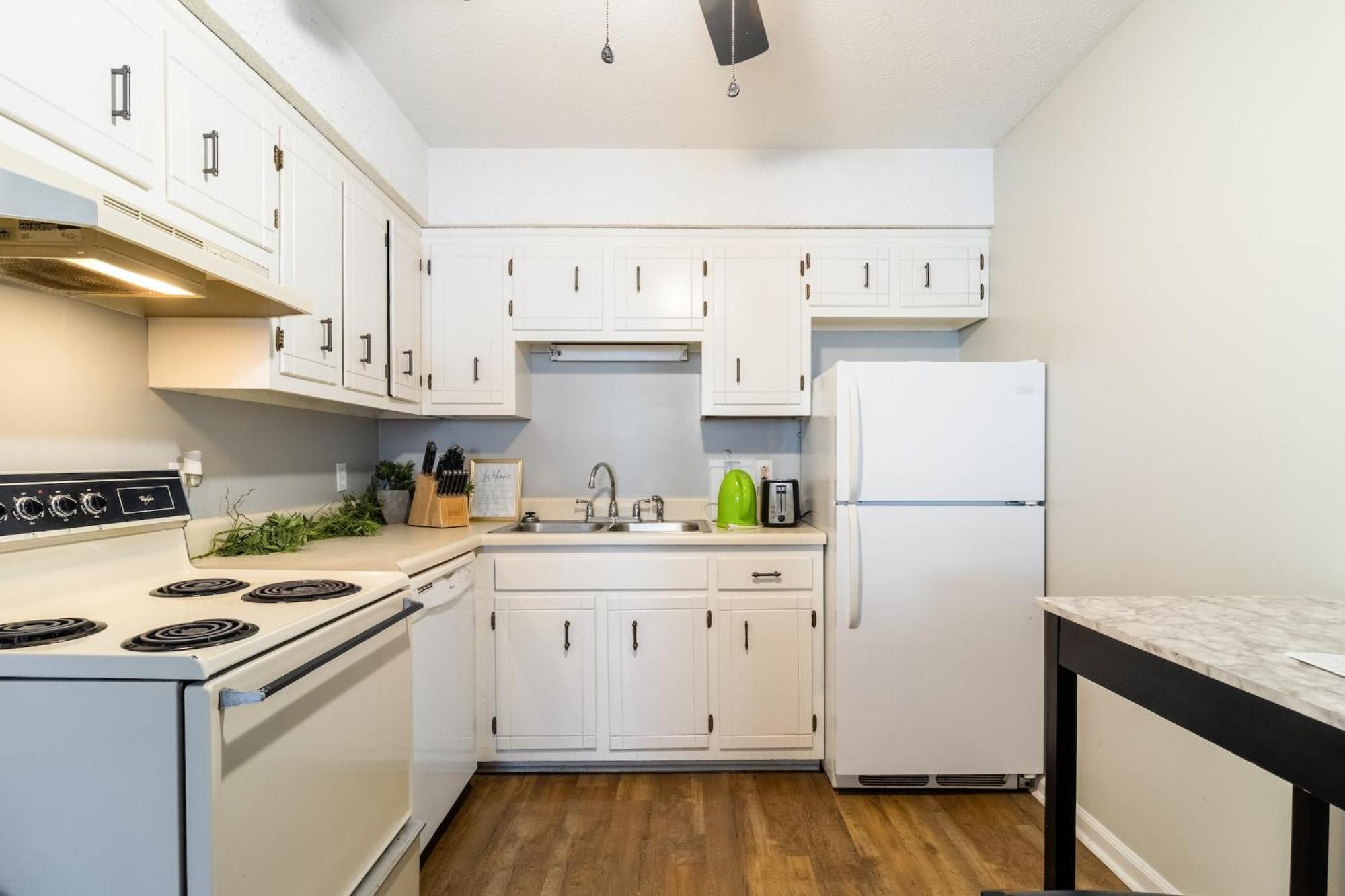 Charming 2 Bedroom In With Free Parking
