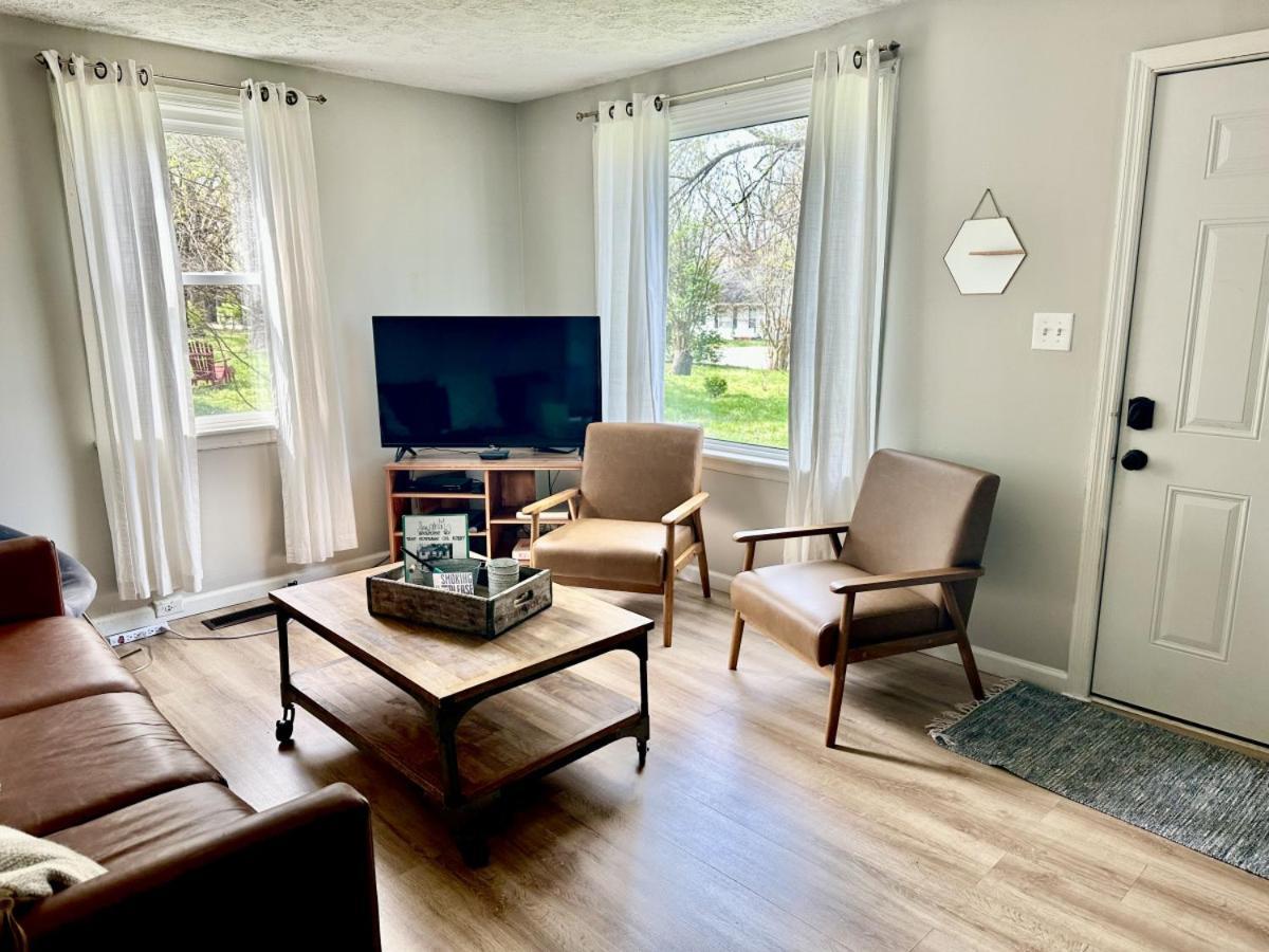 5 Min To Airport Pet Friendly Fire Pit Fenced Yard * Nashville