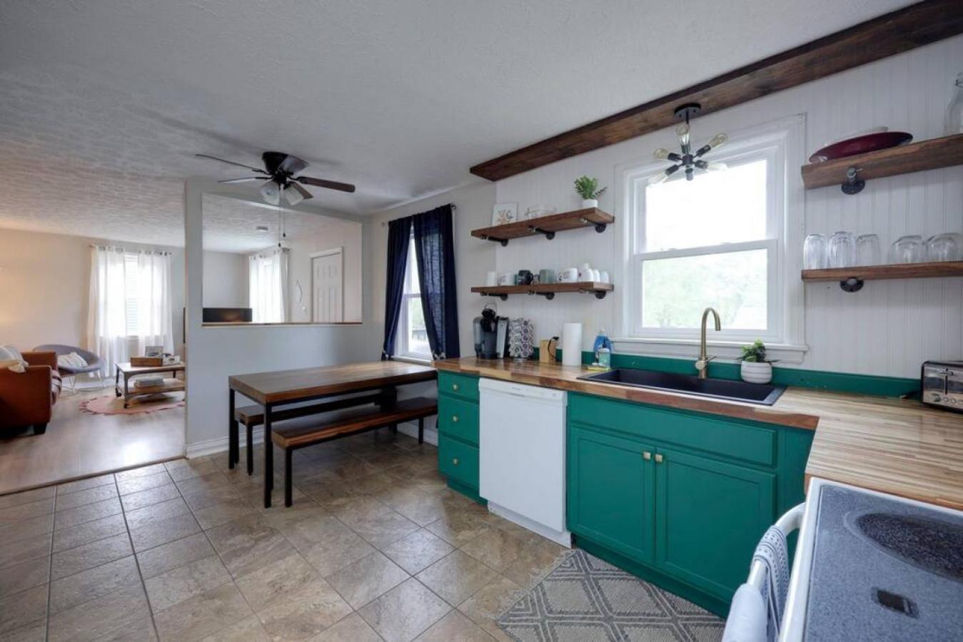 5 Min To Airport Pet Friendly Fire Pit Fenced Yard * Nashville