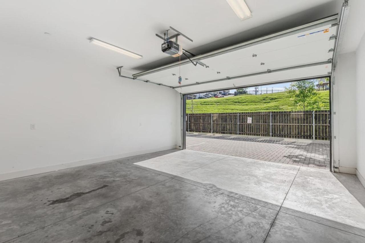 Holiday home Patio Firepit Garage Walk To Belmont 12 South, Restaurants And