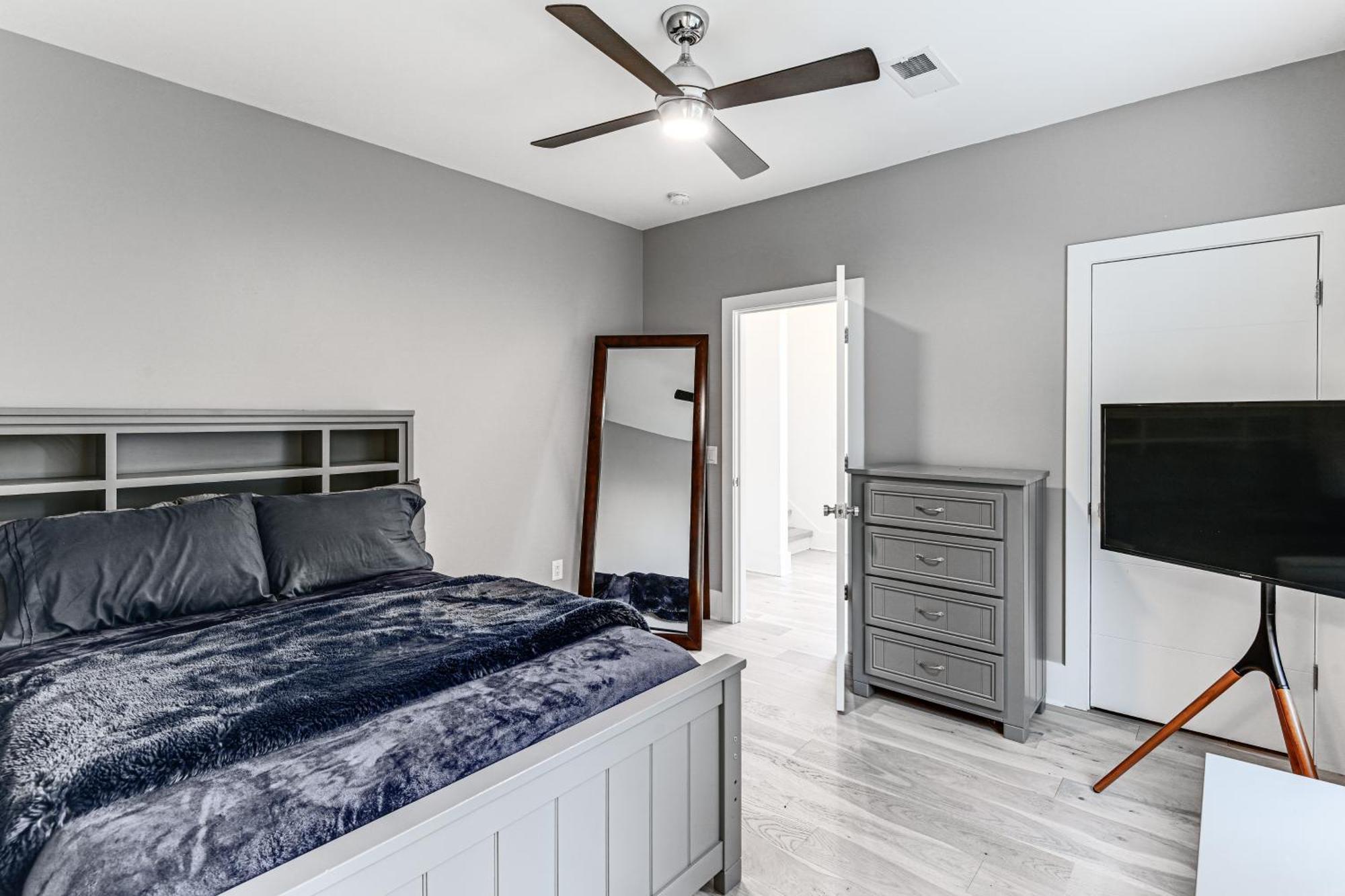 1 Mi To Downtown Townhome With Balcony! Nashville