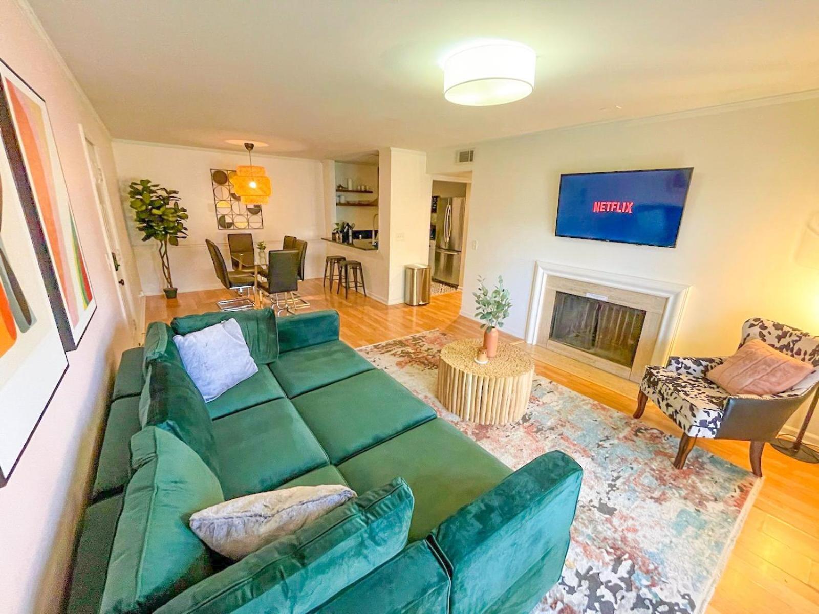 Minutes To Broadway Large 2br-2ba With Optional Private Parking *