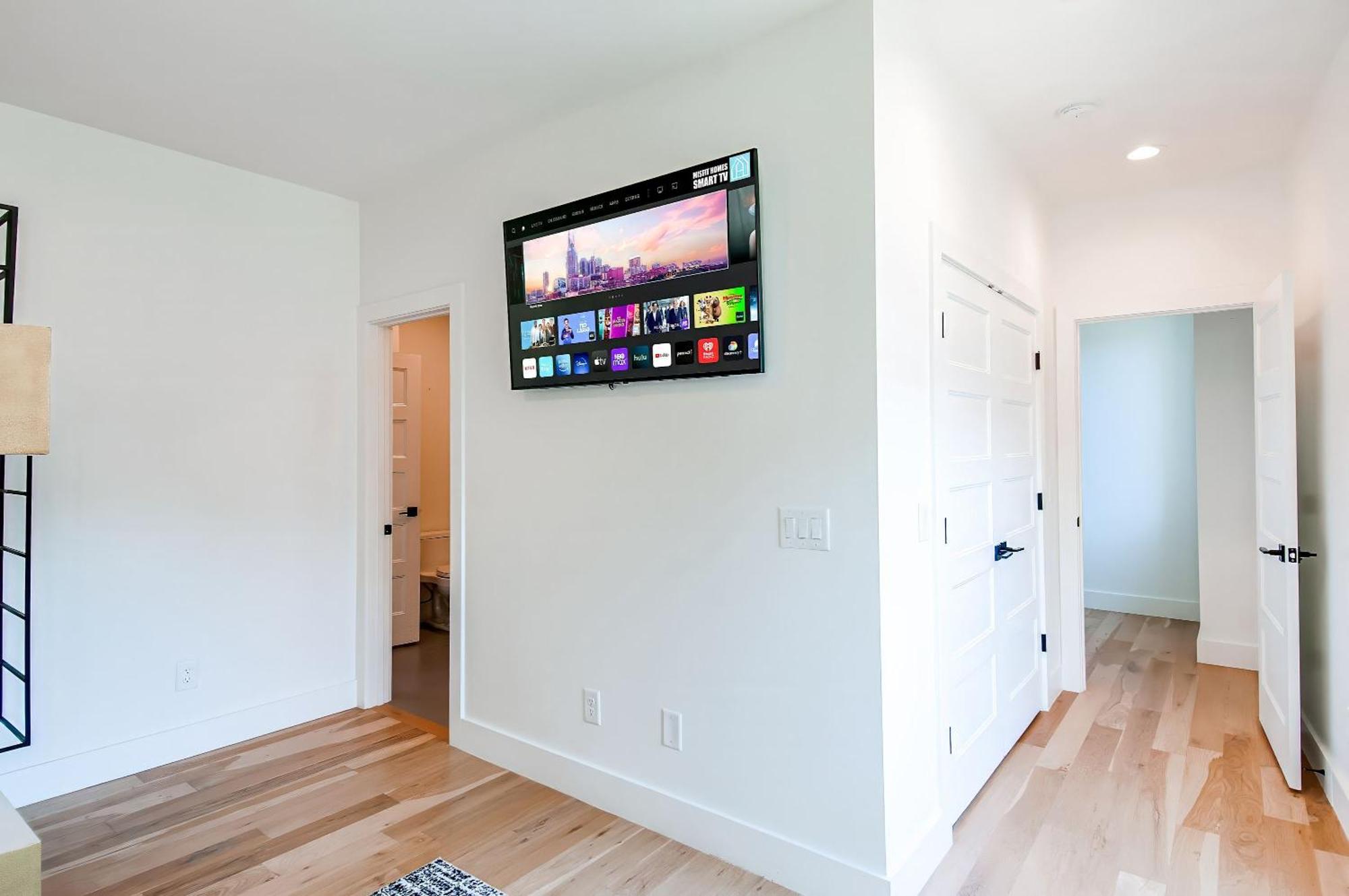 Close To The Gulch - Book Today * Nashville