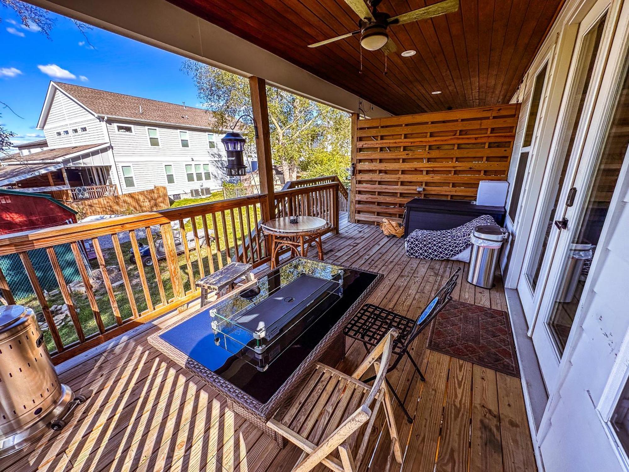 7 Min From Broadway! 3 Bed 2.5 Bath *