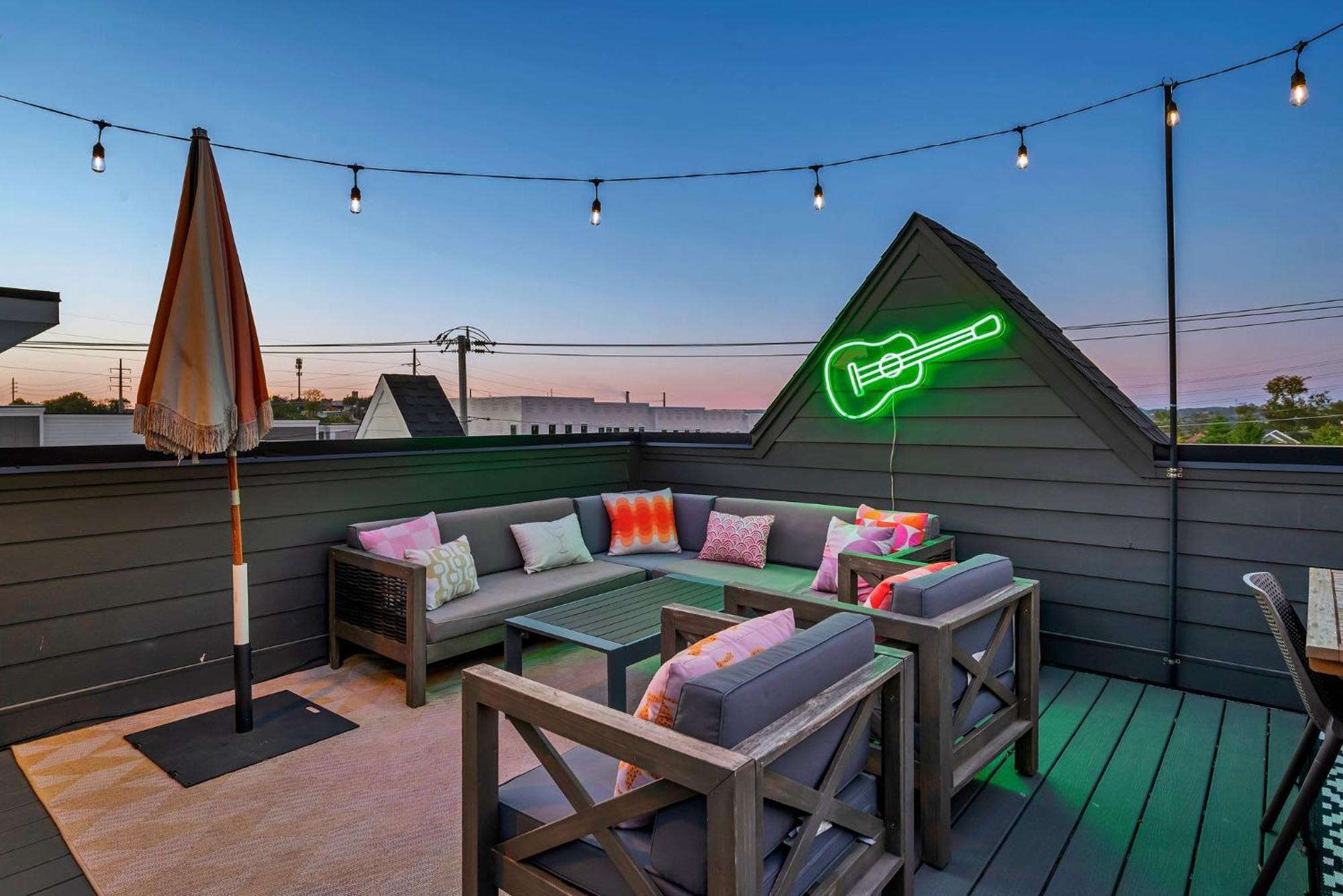 Designer Single Family House-rooftop- Hot Tub * Nashville