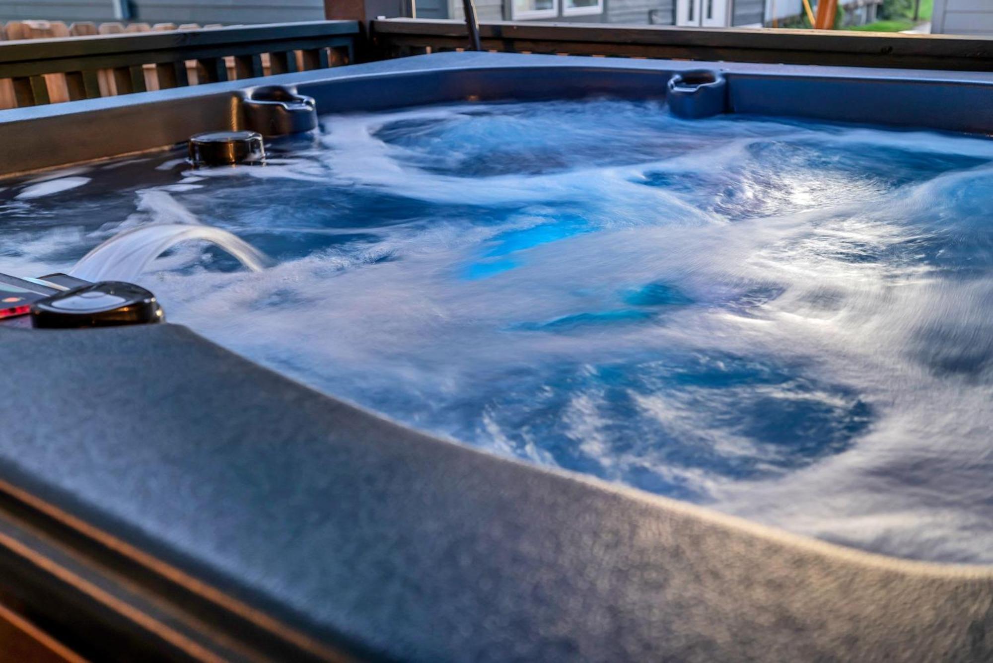 Holiday home Designer Single Family House-rooftop- Hot Tub *