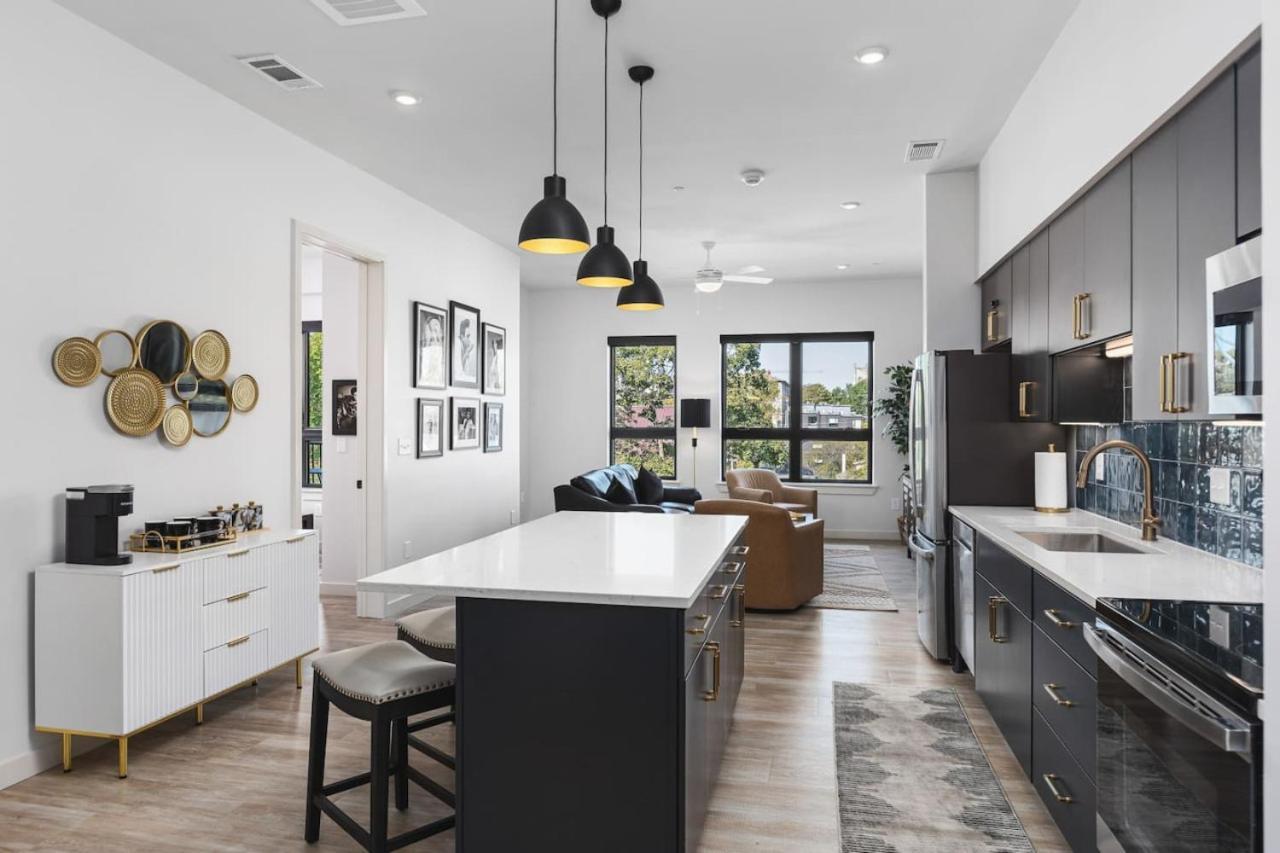 Upscale Music Row Corner Unit With Patio Rooftop With View And Gym Apartment *
