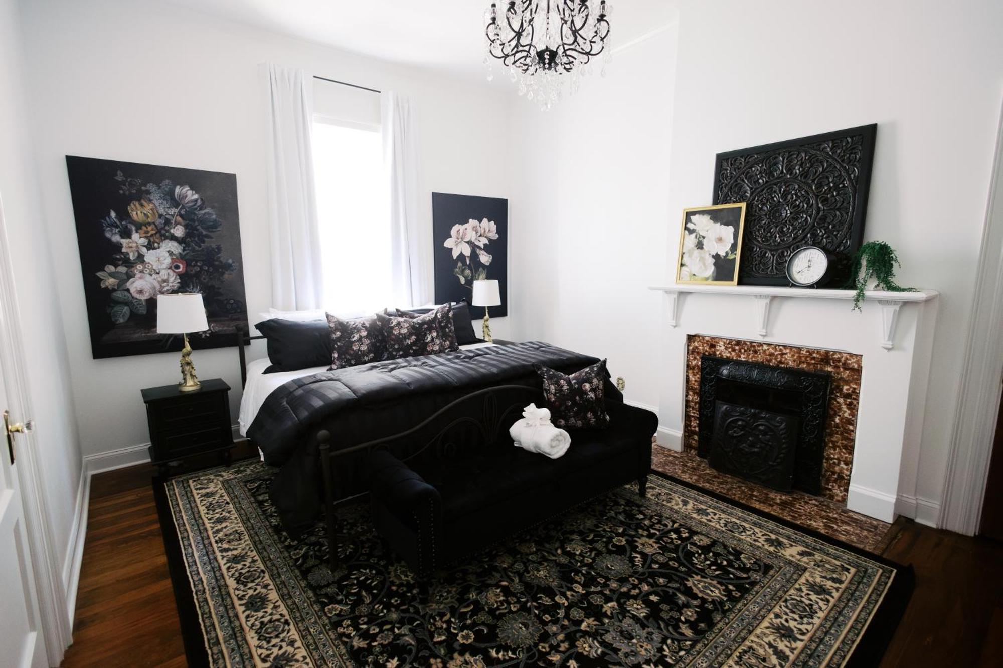 Revived Victorian L Sleeps 12! 8 Mins To Downtown Holiday home