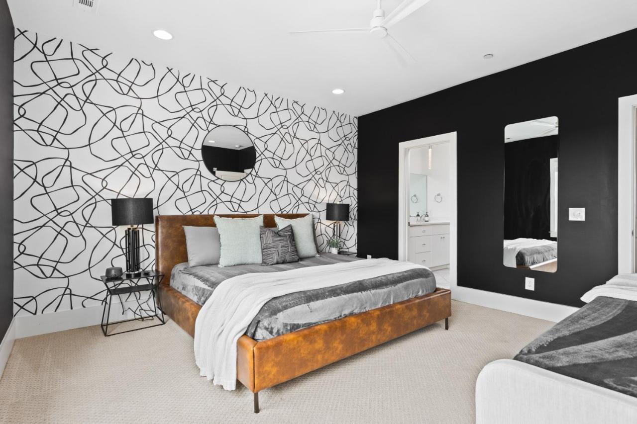 Walk To 12 South And Belmont With Garage Firepit And Patio Holiday home Nashville