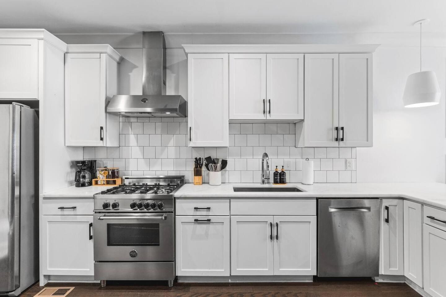 Rooftop Deck Firepit And Garage Walk To 12 South And Restaurants *