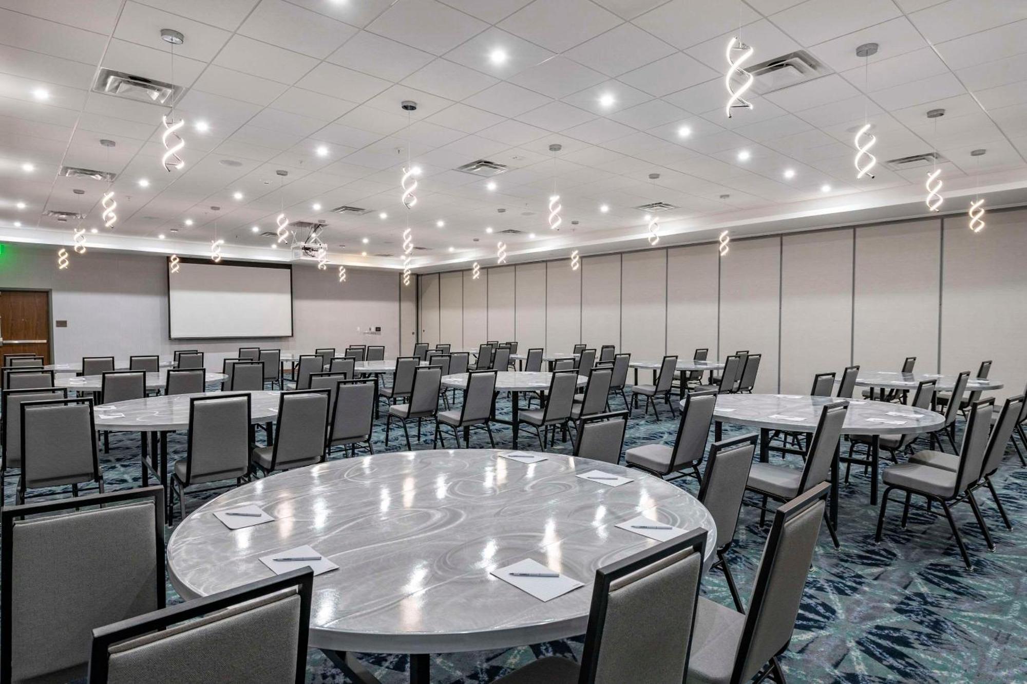 Cambria Airport Hotel