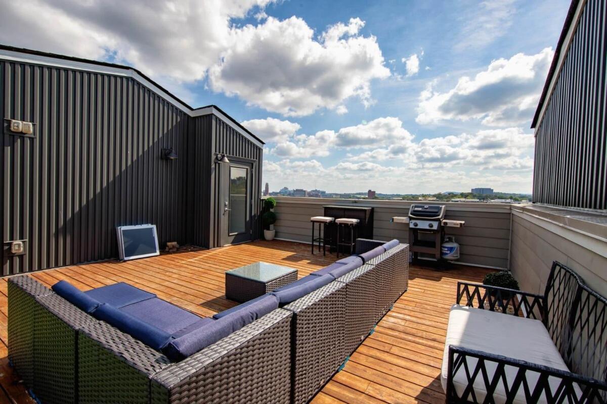 Large With Rooftop & Views Sleeps 12 *