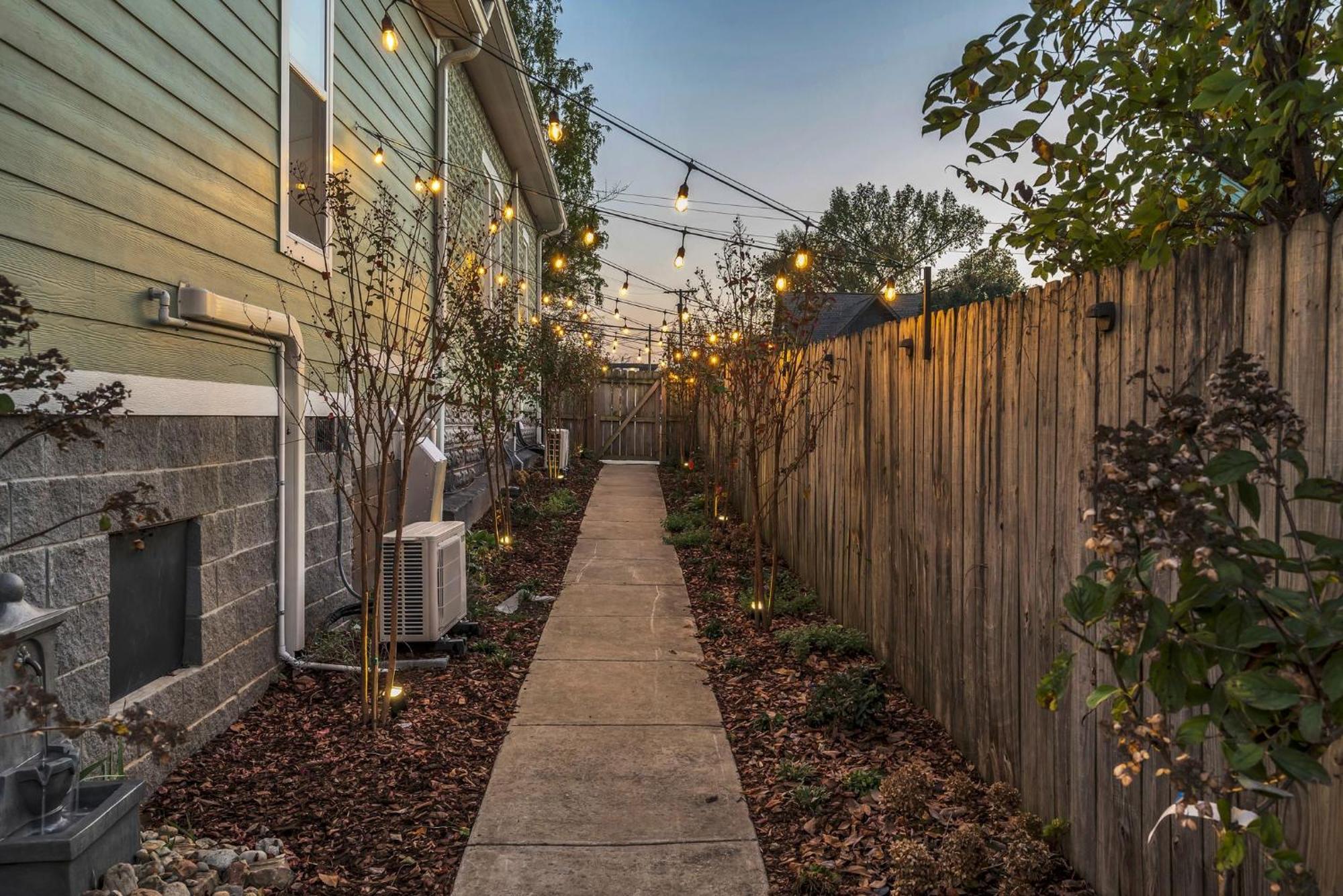 Greenwood With Covered Hot Tub, Fire Pit, And Outdoor Tv! *