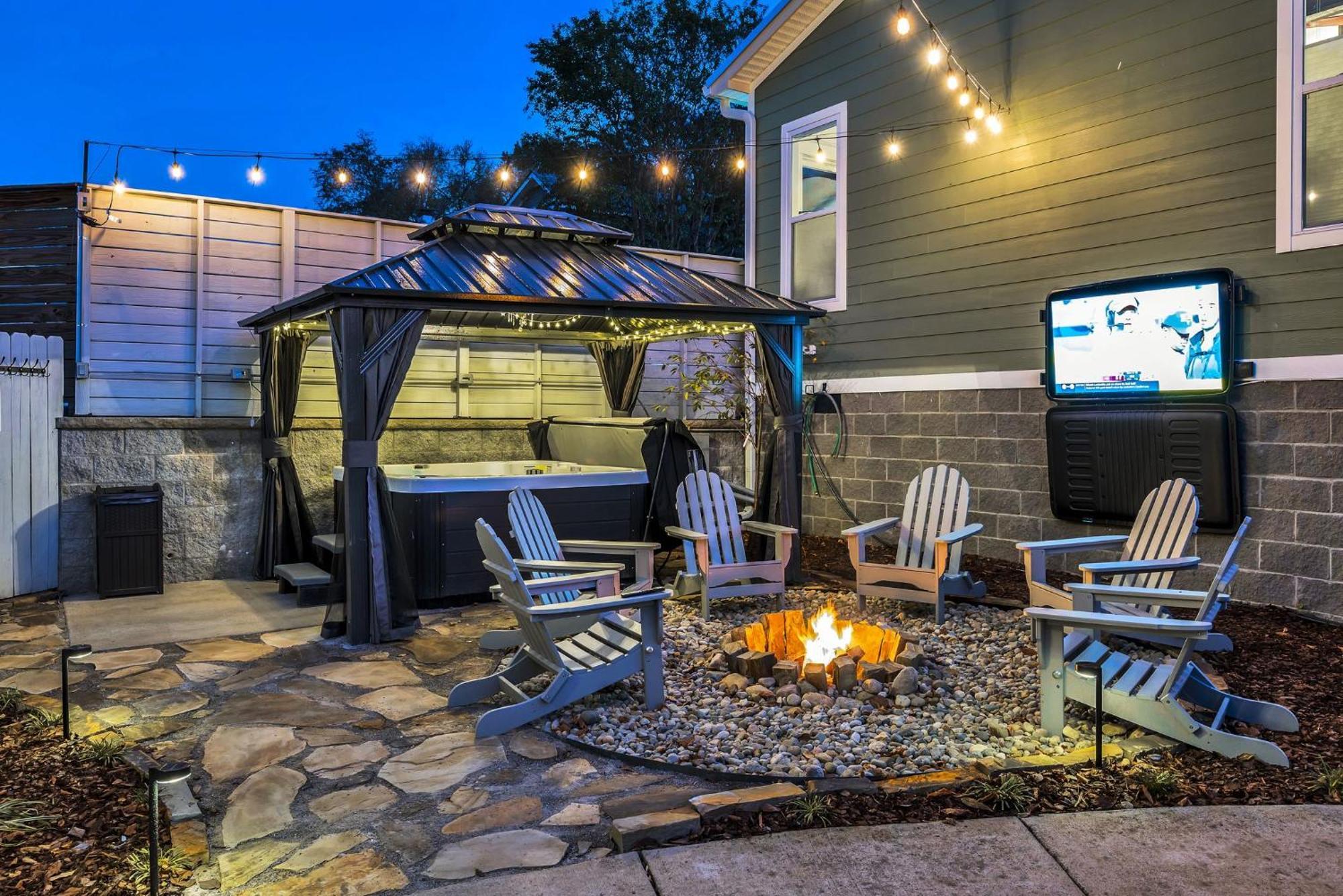 Holiday home Greenwood With Covered Hot Tub, Fire Pit, And Outdoor Tv! *