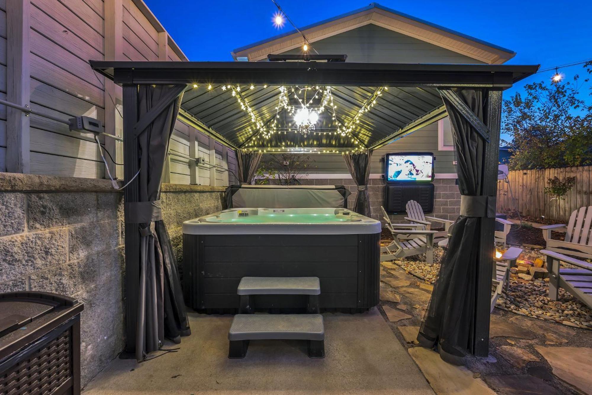 Holiday home Greenwood With Covered Hot Tub, Fire Pit, And Outdoor Tv! Nashville